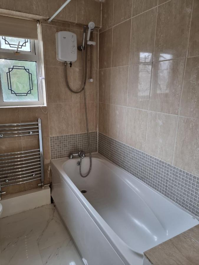 Crane Home In Dagenham With Free Wi Fi Exterior foto