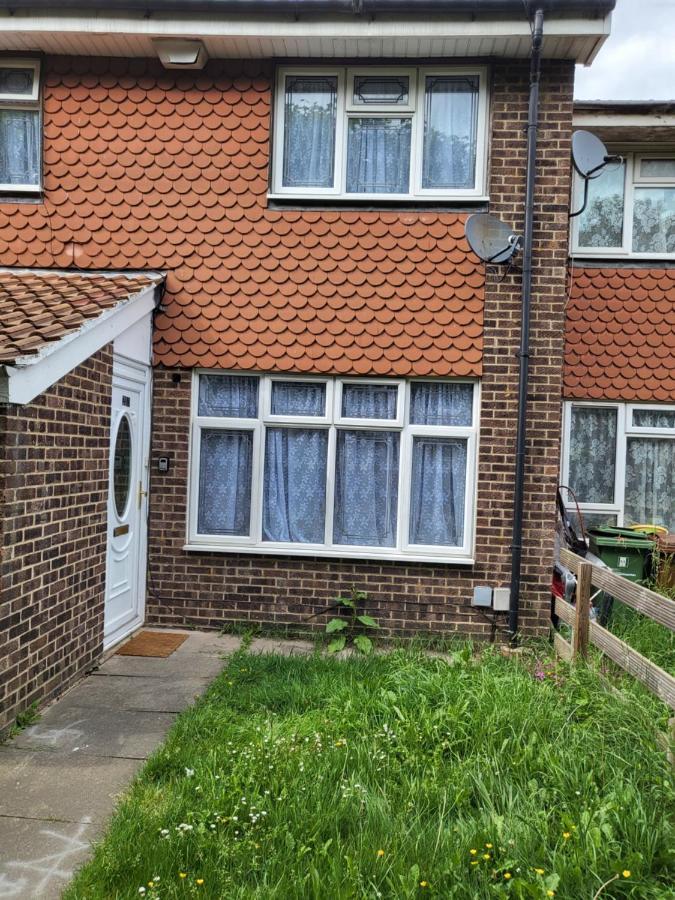 Crane Home In Dagenham With Free Wi Fi Exterior foto