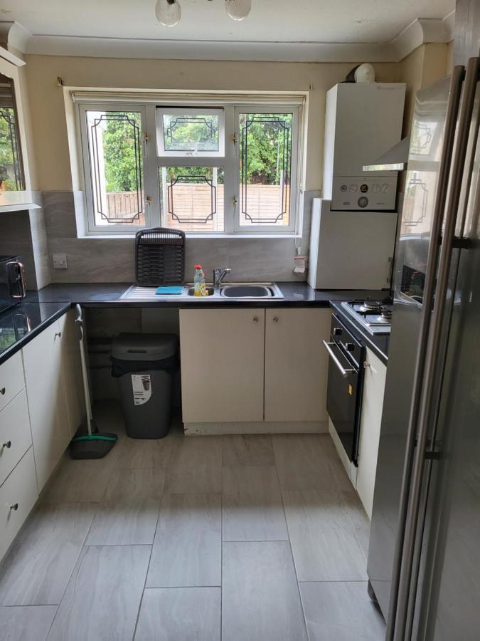 Crane Home In Dagenham With Free Wi Fi Exterior foto