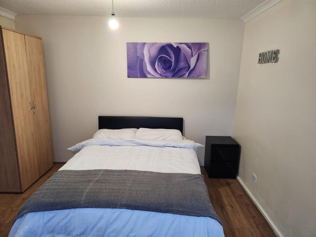 Crane Home In Dagenham With Free Wi Fi Exterior foto
