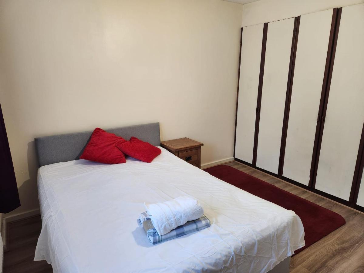 Crane Home In Dagenham With Free Wi Fi Exterior foto